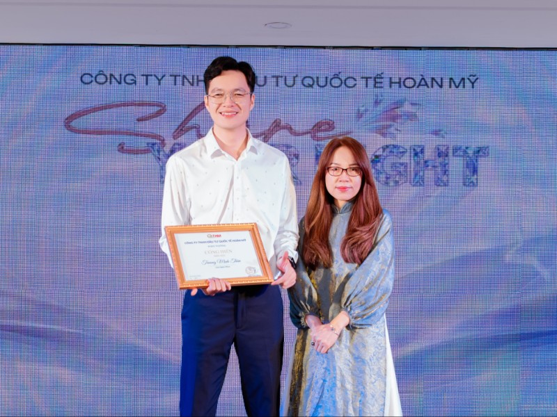 Vinh danh Anh Trương Minh Thân - Chief Digital Officer - Giải thưởng Cống hiến
