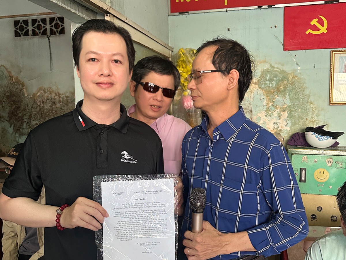 Đại diện Quốc tế Hoàn Mỹ và Chủ tịch Hội người mù Tân Phú